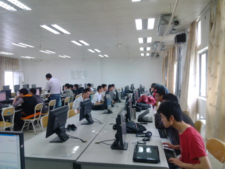 信息工程学院3名同学成功进入2013年华南咨询杯广东省JAVA程序员竞赛决赛