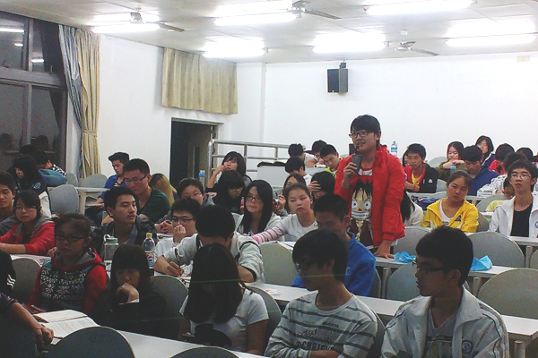 信息工程学院2013年“三下乡”社会实践答疑会顺利举办