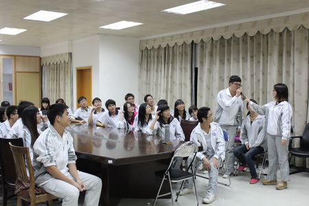 学习党代会精神 提升党支部活力——记信息工程学院2010级学生党支部专题学习交流会