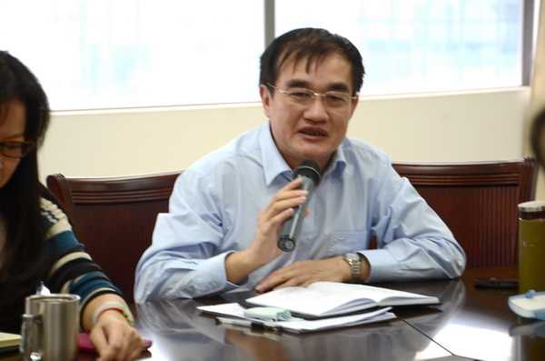 信息工程学院召开2013年下半年中期工作总结会暨2014年工作思路研究会议