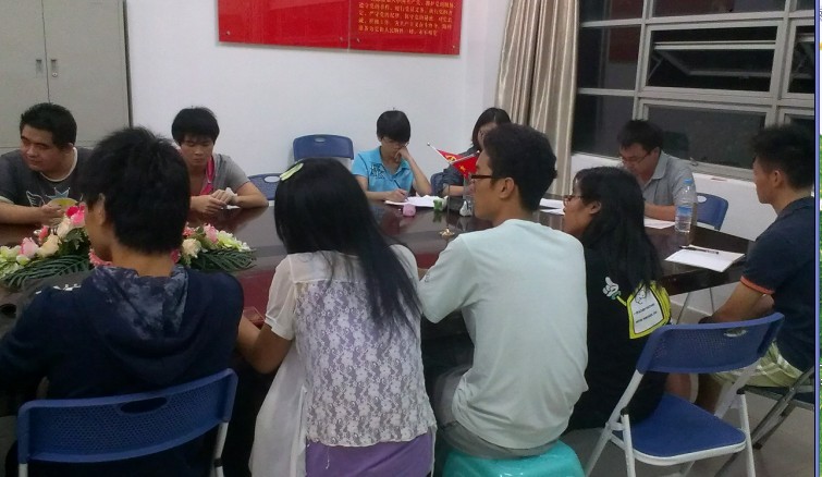 保持共产党员先进性 认真开展批评和自我批评——信息工程学院2011级学生党支部召开民主生活会