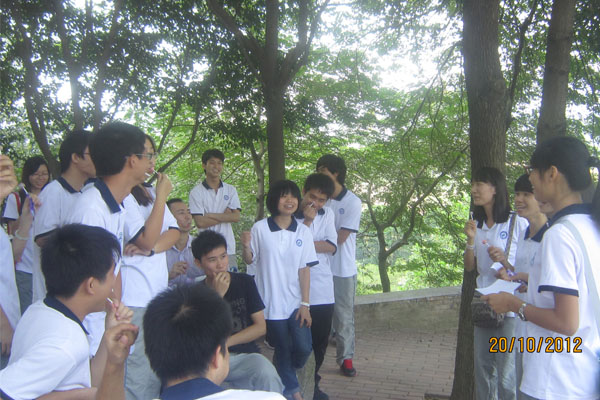 缅怀革命先烈,弘扬爱国精神——记信息工程学院2010级学生党支部活动