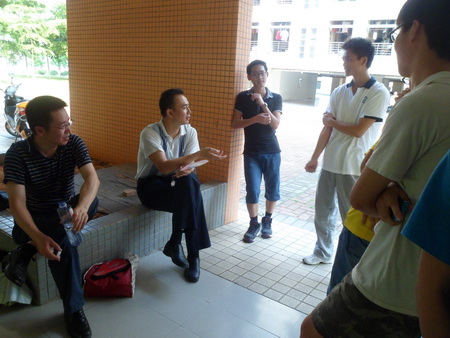 党委宣传部吴征宇部长与联系班举行联欢活动