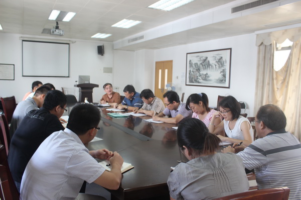 信息工程学院召开2013届毕业生离校工作总结会